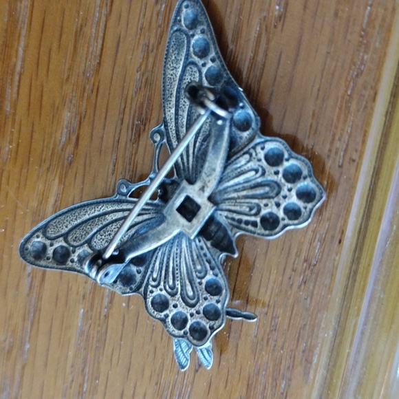 Brooches - Picture 7 of 10